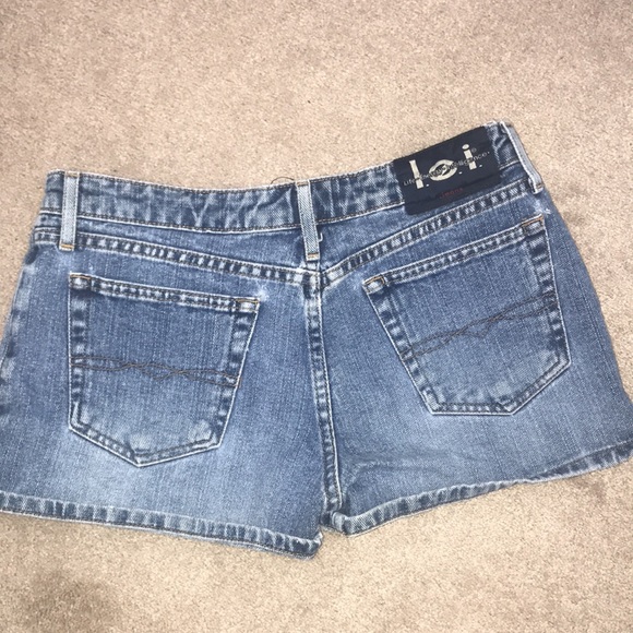 Lei Jean Shorts - Picture 2 of 2